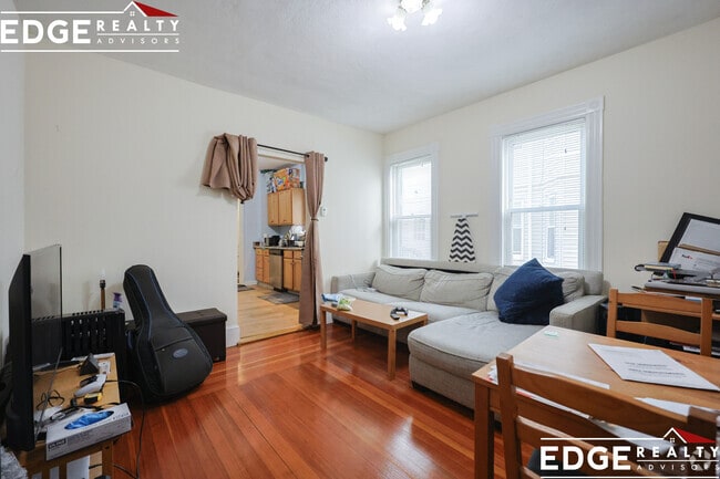Building Photo - 157 Murdock St Rental
