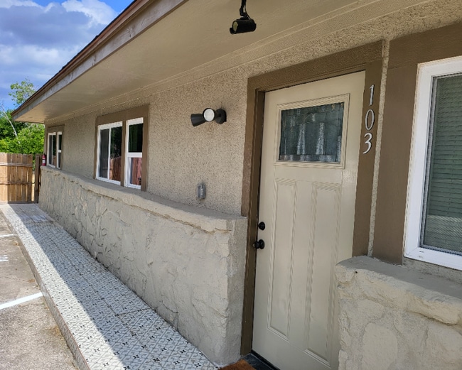 118 Esmeralda Dr