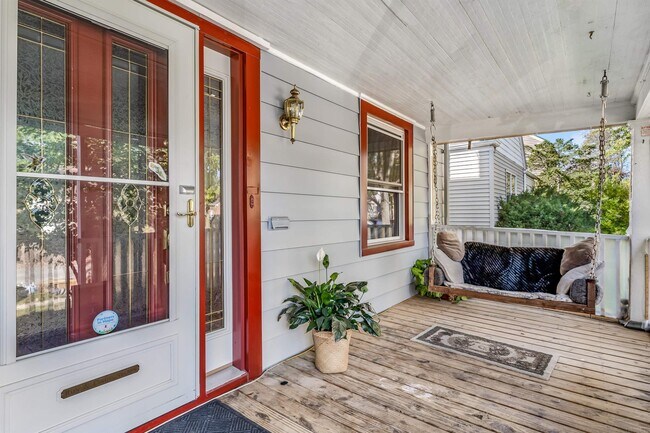 Photo - 3934 Hoagland Ave