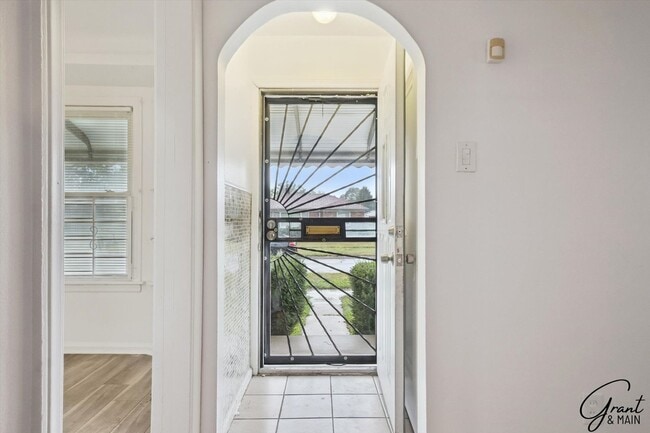 Photo - 3 bedroom $1150