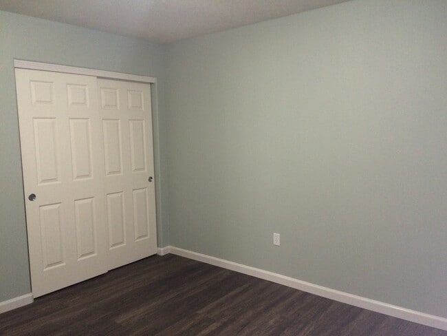 Photo - Large Home for Rent in Sage Point Service ...