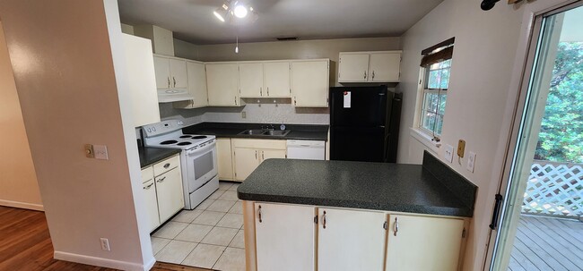 Photo - 927 Hawthorne St