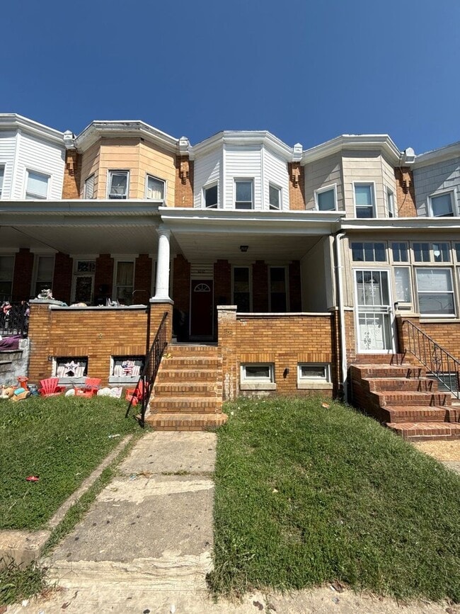 Building Photo - Three Bedroom Home In Baltimore With Park ...