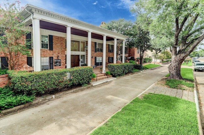 Photo - 2824 Briarhurst Dr Unidad 30