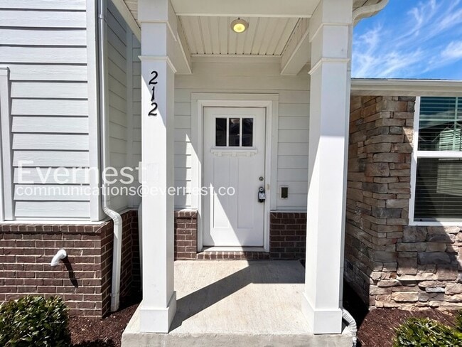 Photo - 212 Ansley Wy