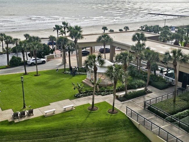 Building Photo - 5220 Seawall Blvd Unit 833