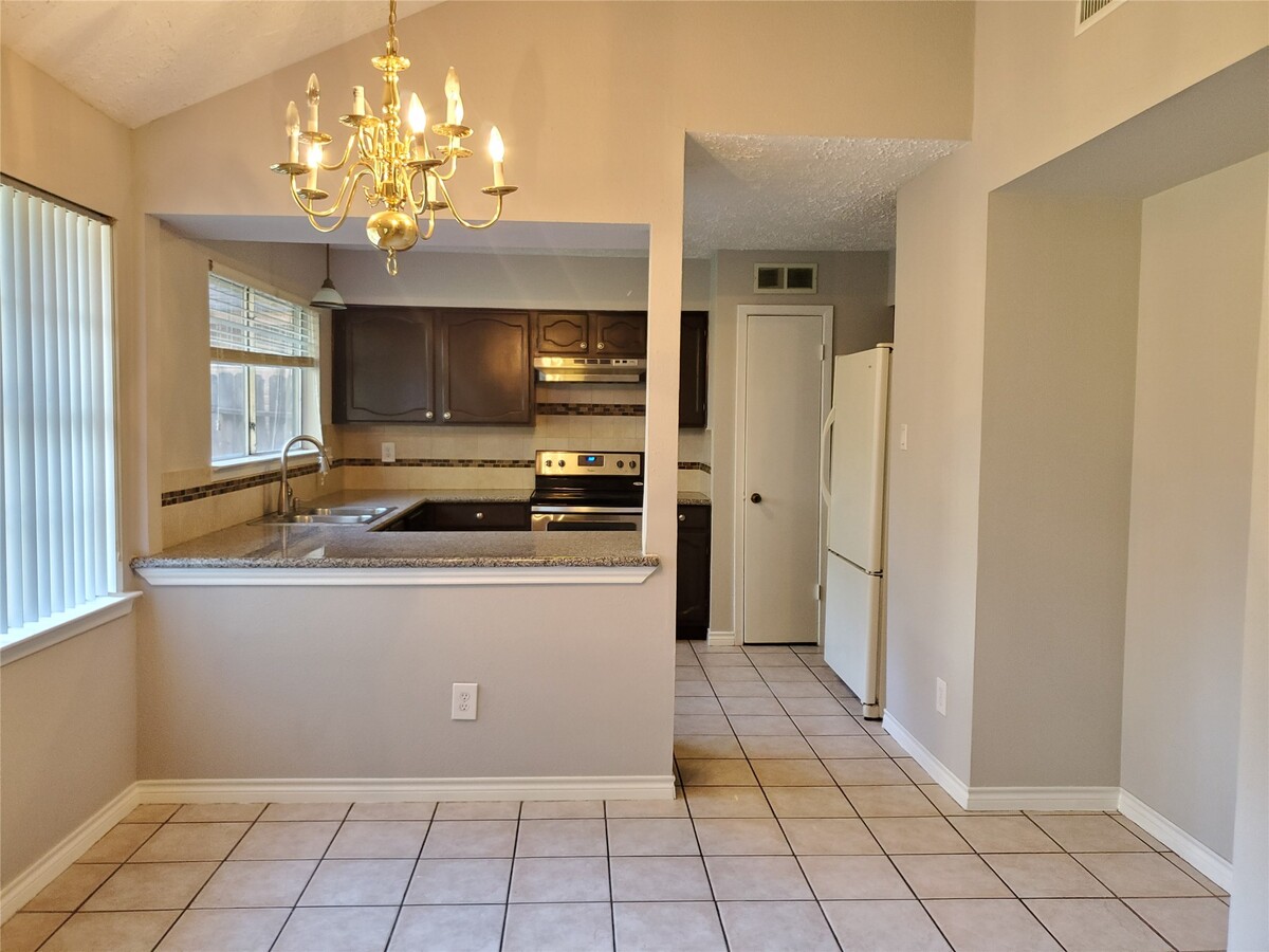 Photo - 16315 Thistleglen Dr