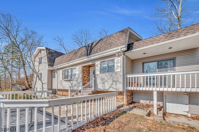 Photo - 4 Rosewood Ln