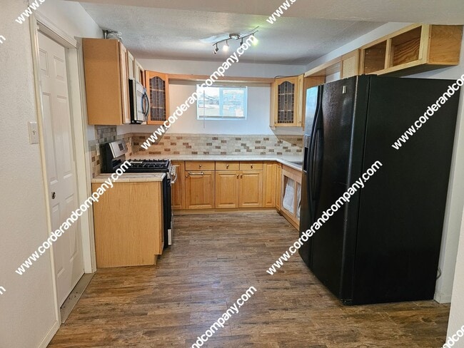 Photo - Nice 3 Bedroom, 2 Bathroom and 1,120 Sq Ft. Home Great Location in NE Heights.