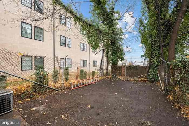 Photo - 2000 Tatnall St