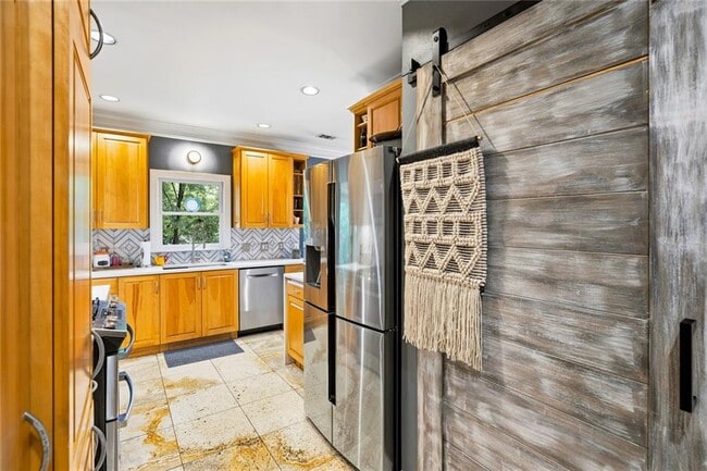 Photo - 4565 Windsor Park Pl NE