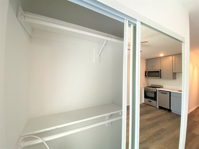 Photo - 1420 Seward St.