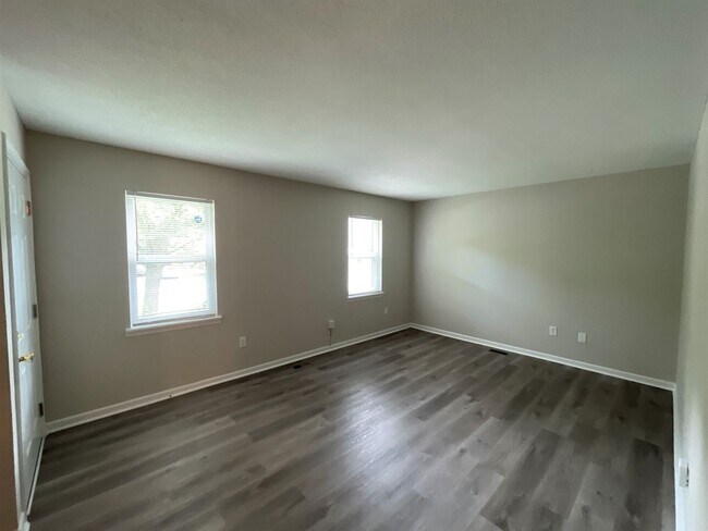 Photo - Great 2/1 Duplex Ready for YOU!