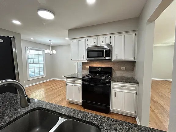 1 Lexington Dr