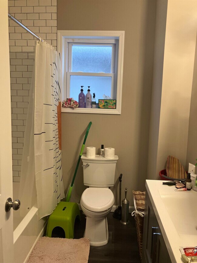 Photo - 124 W 27th St Unit 2