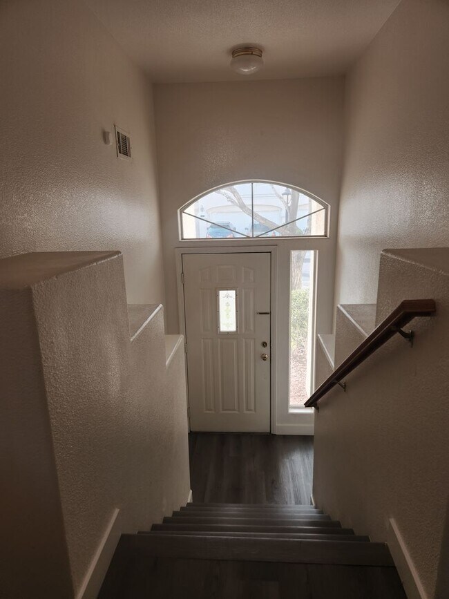 Photo - 5264 Island Chain Rd