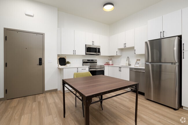 2BR, 1BA - 733SF - Kitchen - The Meadowmark Apartments