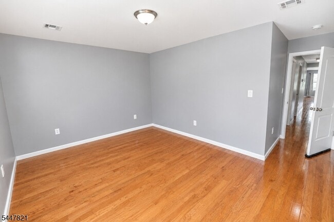 Photo - 572 S 11th St