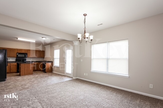 Photo - 1737 Larne Cir