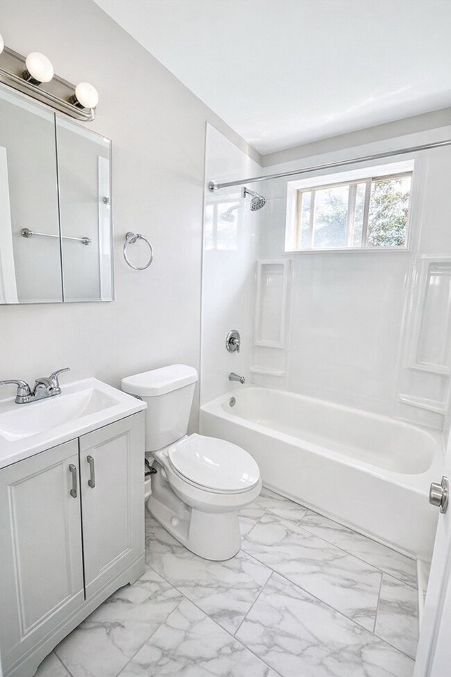 Junior 1-Bedroom - Waldorf Park Apartments