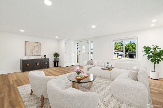 Photo - 9104 Highland Ave SW