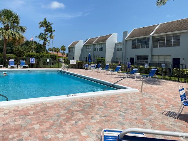 Building Photo - 2860 SW 22nd Ave Unit 4070 Rental