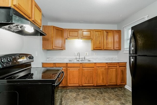 Photo - 7400 E 86th St