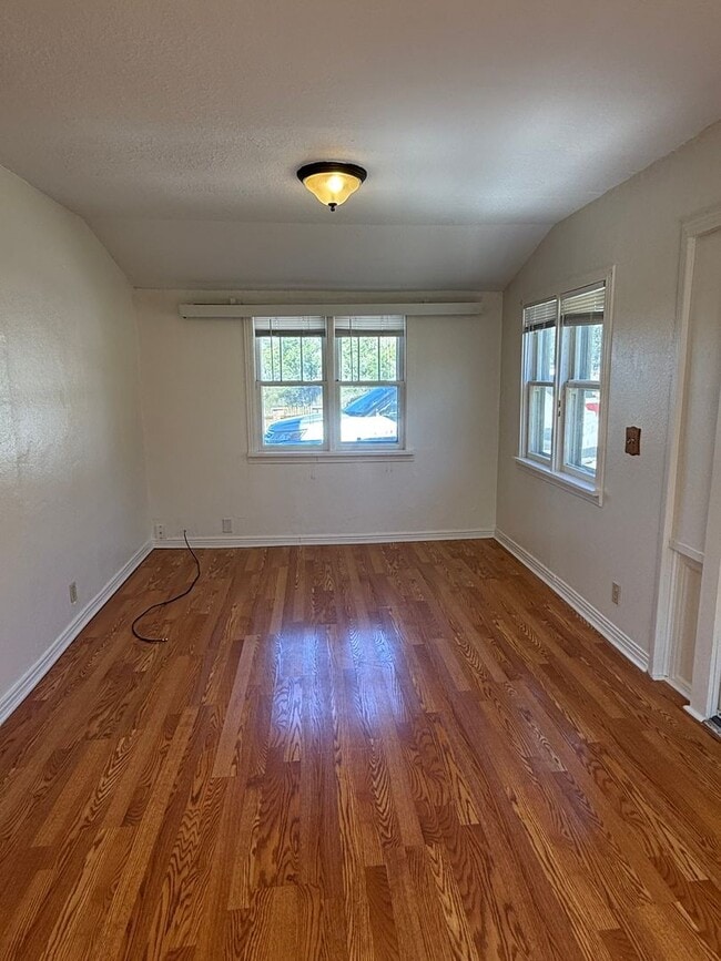 Photo - 1001 Silverleaf Ave Unit 2