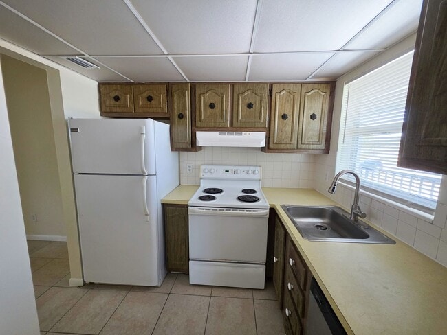 Photo - Bright and Clean 1 Bed 1 Bath 2nd Floor Apartment