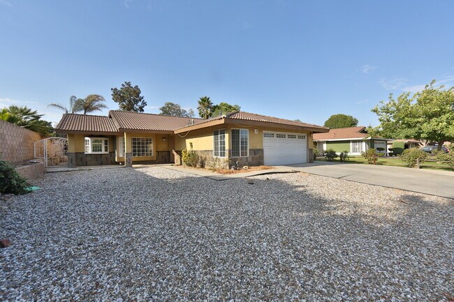 Front Yard - 25252 Delphinium Ave