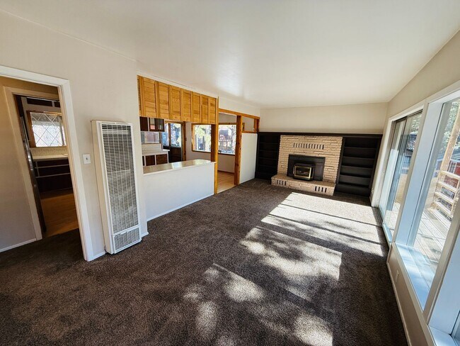 Photo - Pet friendly 3 bed 2 bath unit with all utilities included Unidad 3