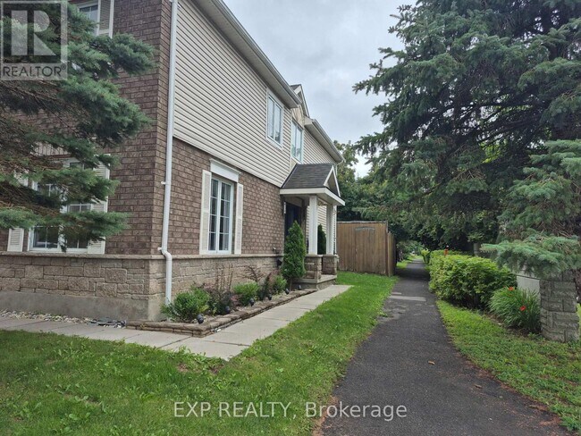 Photo - 2 Maple Park Private