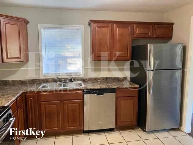 Photo - 410 Mineral Rd