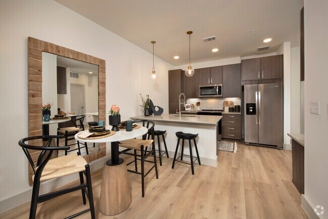 Building Photo - Luxury Living in the Heart of Downtown! Unit ADD2 Rental