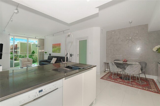 Photo - 2000 N Bayshore Dr Unit 617
