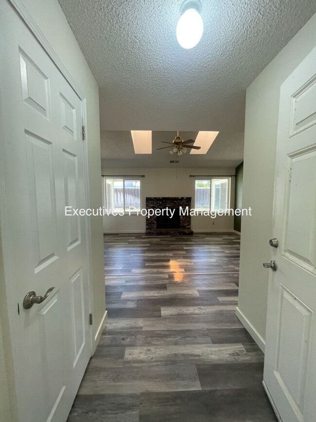 Photo - 3440 Nonpareil Dr