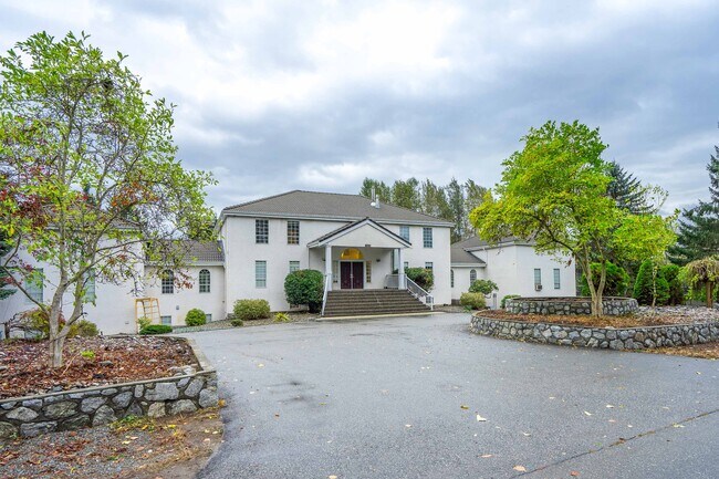 Photo - 5880-5268 268 St