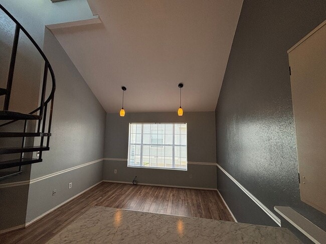 Photo - Remodeled 2 Bedroom Unit In Cobblestone - Water Included!