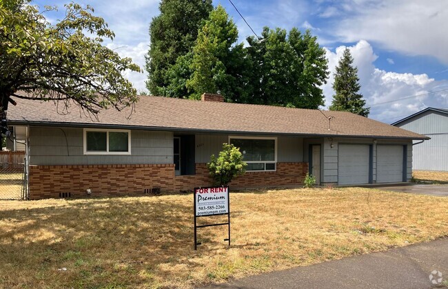 Building Photo - Large Three Bedroom Home in North Salem, C...