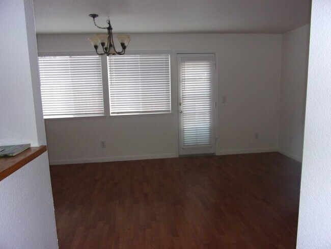 Photo - 853 Vassar Dr