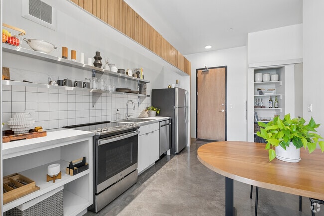 2BR, 1BA - 840SF - Kitchen