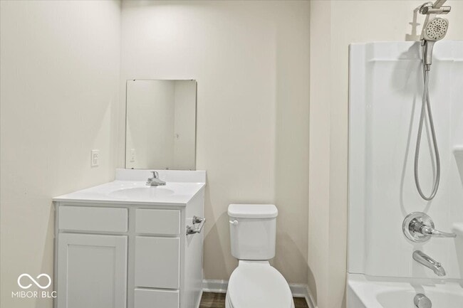 Photo - 3068 Thorpe St