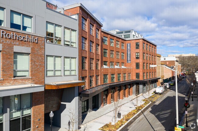 Exterior - 48 Bank St