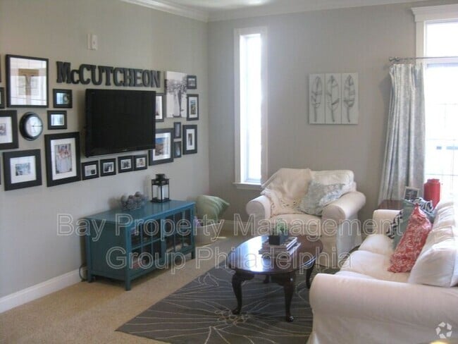 Building Photo - 300 W Elm St Unit #2229 Rental