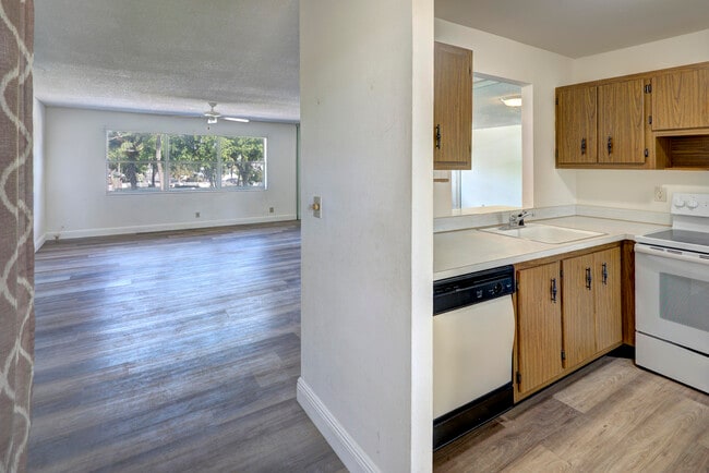 420 SE 2nd Ave Unit 23