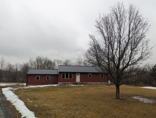 Building Photo - Fully Renovated 3 Bedroom Ranch