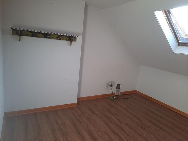 Photo - 220 E Smith St Unidad BayViewhouseforrent