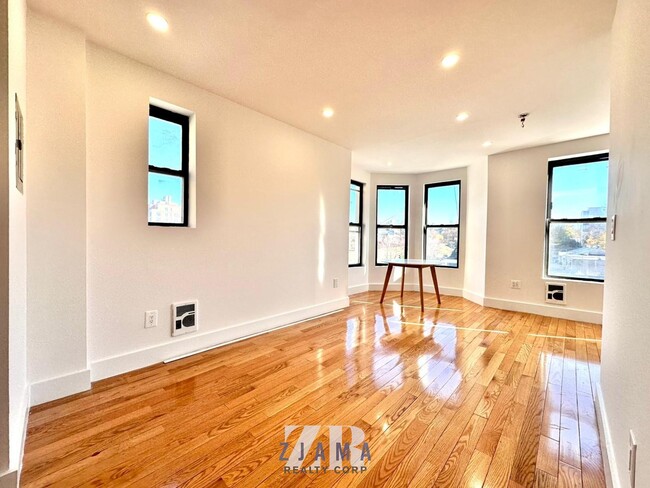 Photo - 936 4th Ave Apartment Unit 3