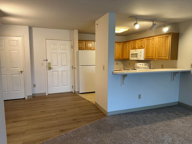 Photo - 100 E Main St Unit 323