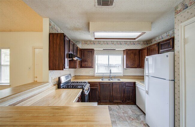 Building Photo - 11323 Windmark Dr